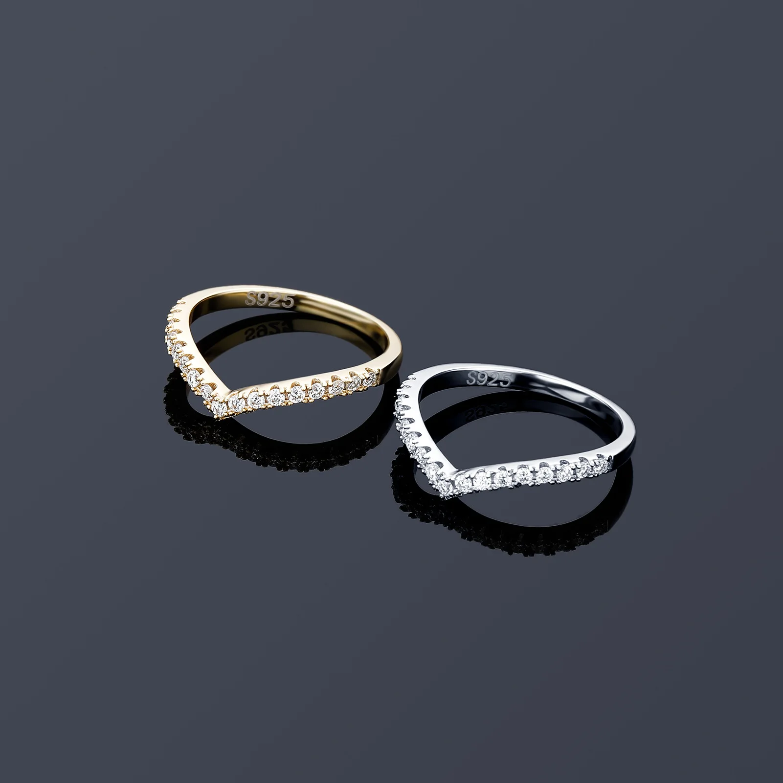 New Luxury Jewelry For Women 925 Sterling Silver Diamond Ring Crushed Iced Ring Wedding Ring
New Luxury Jewelry For Women 925 Sterling Silver Diamond Ring Crushed Iced Ring Wedding Ring