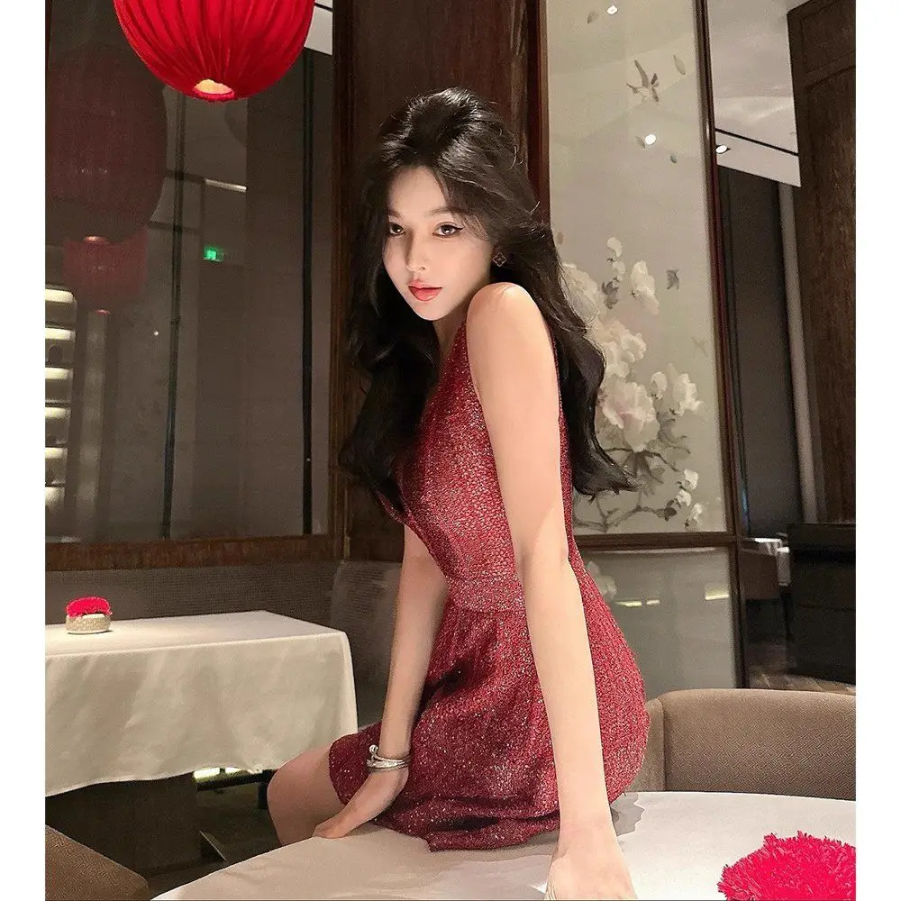 Французское платье Pure Desire Style Короткая Талия Тонкая юбка без рукавов с круглым вырезом Сладкая темпераментная юбка Весна 2024
Французское платье Pure Desire Style Короткая Талия Тонкая юбка без рукавов с круглым вырезом Сладкая темпераментная юбка Весна 2024