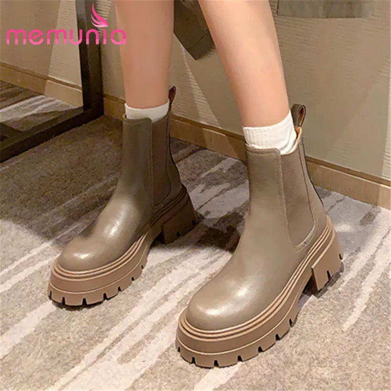 MEMUNIA 2023 New Genuine Leather Chelsea Women Boots Ladies Thick Med Heels Shoes Slip On Autumn Winter Ankle Boots
MEMUNIA 2023 New Genuine Leather Chelsea Women Boots Ladies Thick Med Heels Shoes Slip On Autumn Winter Ankle Boots