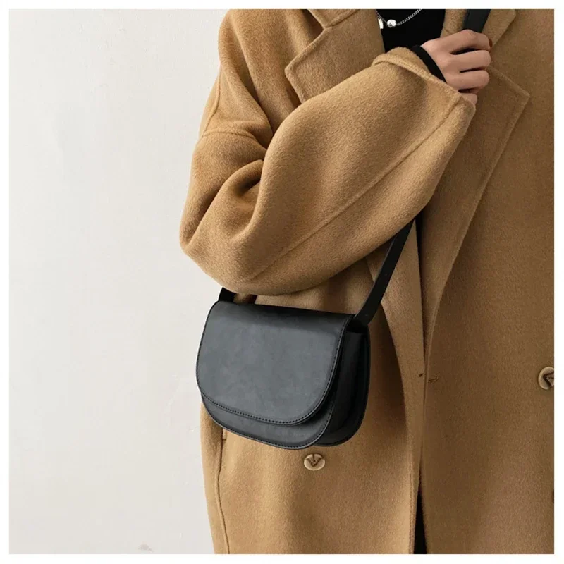 Simple Fashion Crossbody Bags for Women 2021Winter New Waist Pack Solid Color Ladies Handbags Mini Saddle Bag Brand Shoulder Bag 
Simple Fashion Crossbody Bags for Women 2021Winter New Waist Pack Solid Color Ladies Handbags Mini Saddle Bag Brand Shoulder Bag