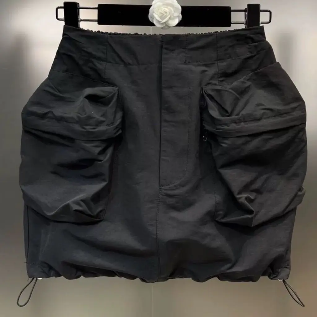 2023 Summer Big Pocket Decoration with Elastic Drawstring Skirt Women's Sweet Cool Spicy Street Fashion Skirt
2023 Summer Big Pocket Decoration with Elastic Drawstring Skirt Women's Sweet Cool Spicy Street Fashion Skirt
