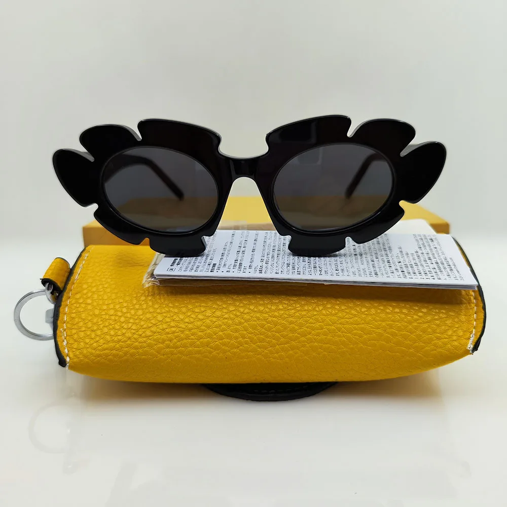 Strange Black Acetate Retro Female Flowers Sunglasses Girls Brand Designer Trending Product Fashion For Women Sun Glasses UV400
Strange Black Acetate Retro Female Flowers Sunglasses Girls Brand Designer Trending Product Fashion For Women Sun Glasses UV400