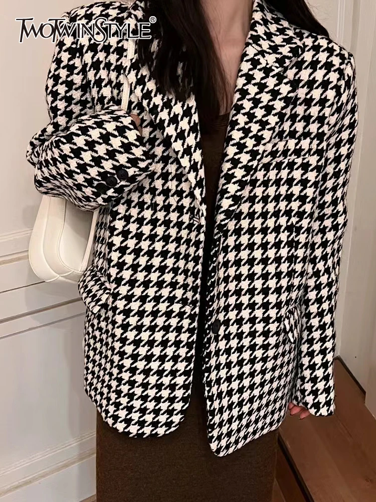 TWOTWINSTYLE Colorblock Vintage Patchwork Button Loose Blazers For Women Notched Collar Long Sleeve Spliced Pocket Blazer Female
TWOTWINSTYLE Colorblock Vintage Patchwork Button Loose Blazers For Women Notched Collar Long Sleeve Spliced Pocket Blazer Female