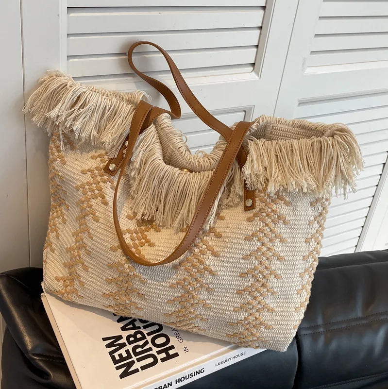 Knitted Tassel Woven Women's 2024 New Special-Interest Design Fashion Tote Bag Versatile Large Capacity Shoulder Bag
Knitted Tassel Woven Women's 2024 New Special-Interest Design Fashion Tote Bag Versatile Large Capacity Shoulder Bag