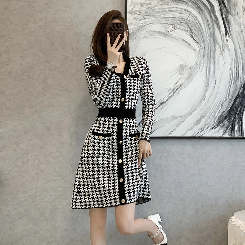 Women Elastic Knitted Dress New Long Sleeve O Neck Button Slim Sheath Party Dresses Autumn Sexy Bodycon Short Sweater Dress Q474
Women Elastic Knitted Dress New Long Sleeve O Neck Button Slim Sheath Party Dresses Autumn Sexy Bodycon Short Sweater Dress Q474