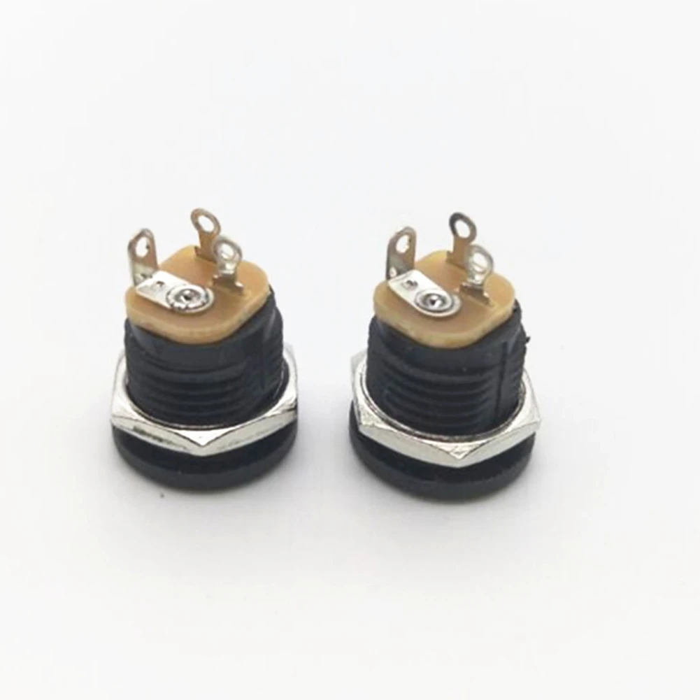 High Quality Plug Socket Connectors DC 3-pin Terminals Black+Silver Durable Material Construction Long Using Life
High Quality Plug Socket Connectors DC 3-pin Terminals Black+Silver Durable Material Construction Long Using Life