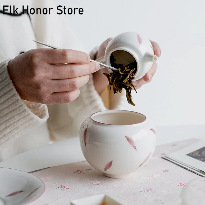 350ml Pure Hand-painted Magnolia Petal Tea Washing Jianshui Ceramic Household Kung Fu Teaset Washing Cup Washing Tea Residue Jar
350ml Pure Hand-painted Magnolia Petal Tea Washing Jianshui Ceramic Household Kung Fu Teaset Washing Cup Washing Tea Residue Jar