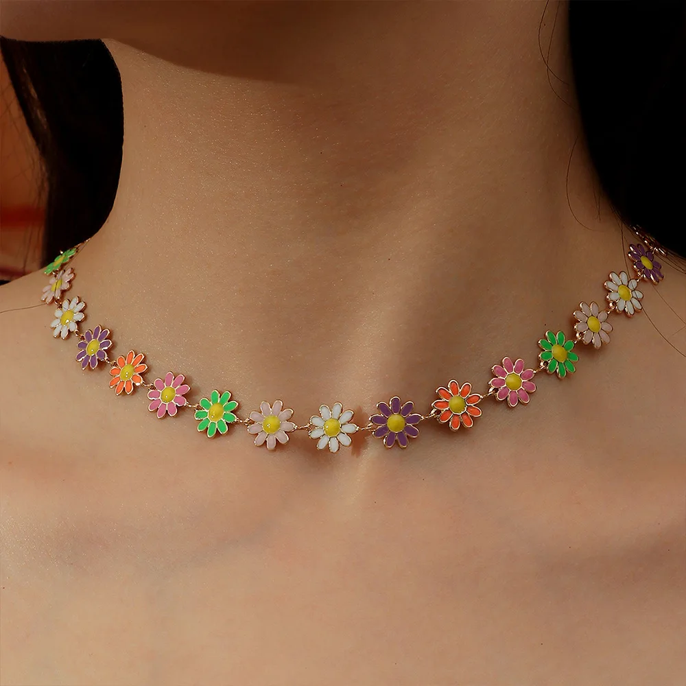 Daisy Necklace for Women Charming and Cute Girls Korean Sweet and Colorful Flower Short Necklace for Wedding Bride Jewelry Gift
Daisy Necklace for Women Charming and Cute Girls Korean Sweet and Colorful Flower Short Necklace for Wedding Bride Jewelry Gift
