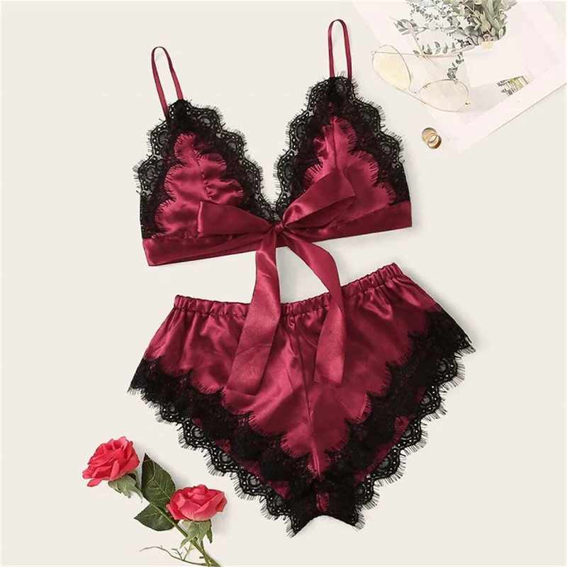 Lace Sexy V-Neck Sleepwear Women's Fashion Sleeveless Satin Pajama Set Cute Top Shorts European American Style Erotic Lingerie
Lace Sexy V-Neck Sleepwear Women's Fashion Sleeveless Satin Pajama Set Cute Top Shorts European American Style Erotic Lingerie