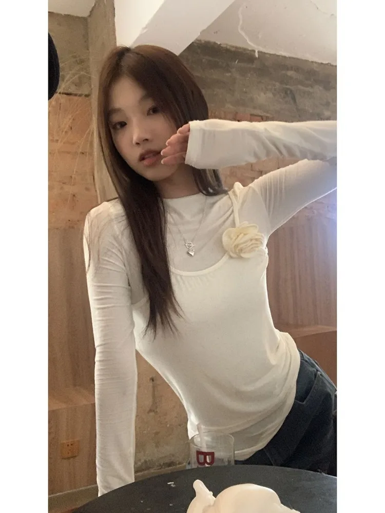 Deeptwon Vintage Elegant Sexy T Shirts Women Korean Fashion Sweet Rose Design Fake Two-piece Longsleeve Solid Slim Tee Tops 2024
Deeptwon Vintage Elegant Sexy T Shirts Women Korean Fashion Sweet Rose Design Fake Two-piece Longsleeve Solid Slim Tee Tops 2024