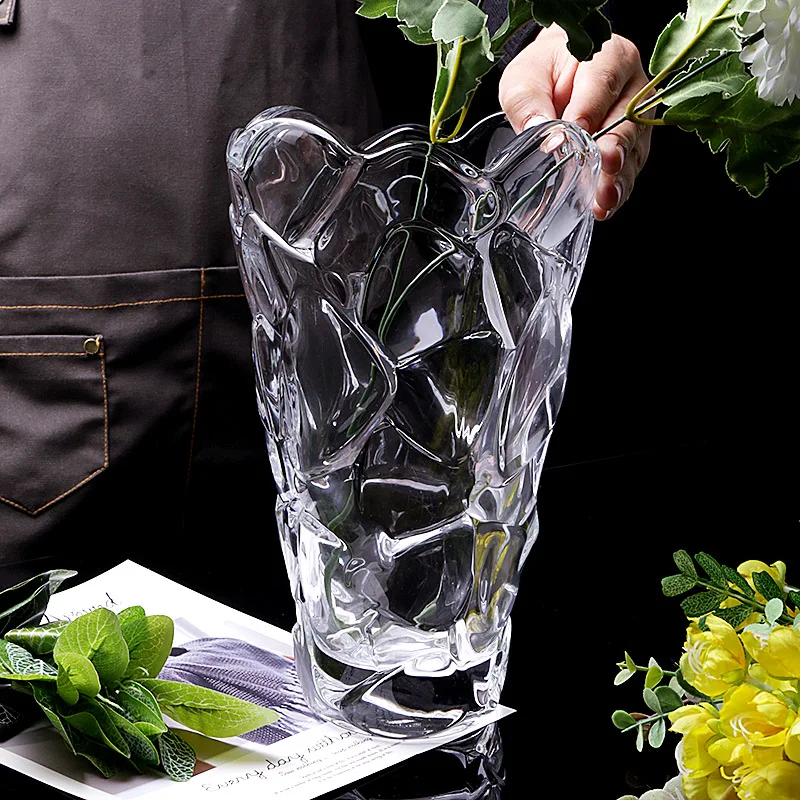 Luxury Nordic Glass Vase Aesthetic Outdoor Bedroom Chinese Vase Modern Advanced Crystal Decoration Chambre Home Decoration
Luxury Nordic Glass Vase Aesthetic Outdoor Bedroom Chinese Vase Modern Advanced Crystal Decoration Chambre Home Decoration