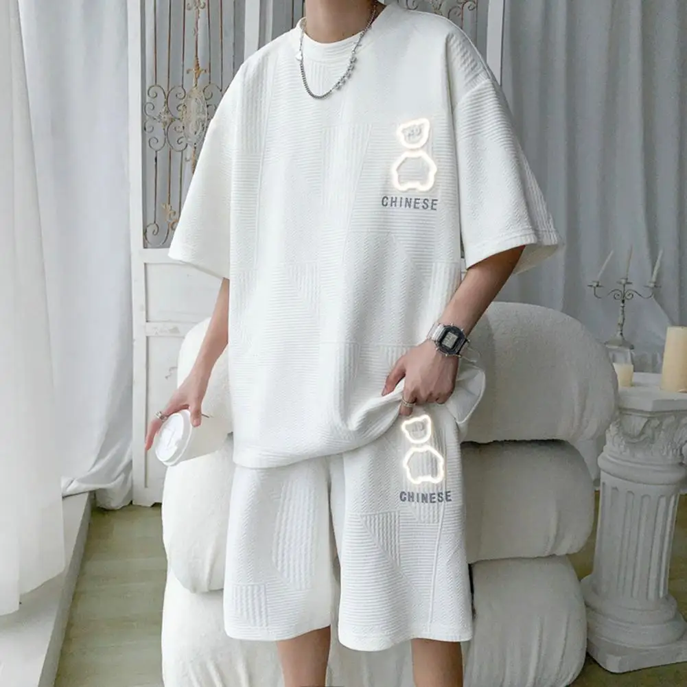 Large Men's Sports Suit New Korean High Street Fashion T-shirt Shorts Two-piece Set Men Retro Neck Top Designer Clothes Men
Large Men's Sports Suit New Korean High Street Fashion T-shirt Shorts Two-piece Set Men Retro Neck Top Designer Clothes Men