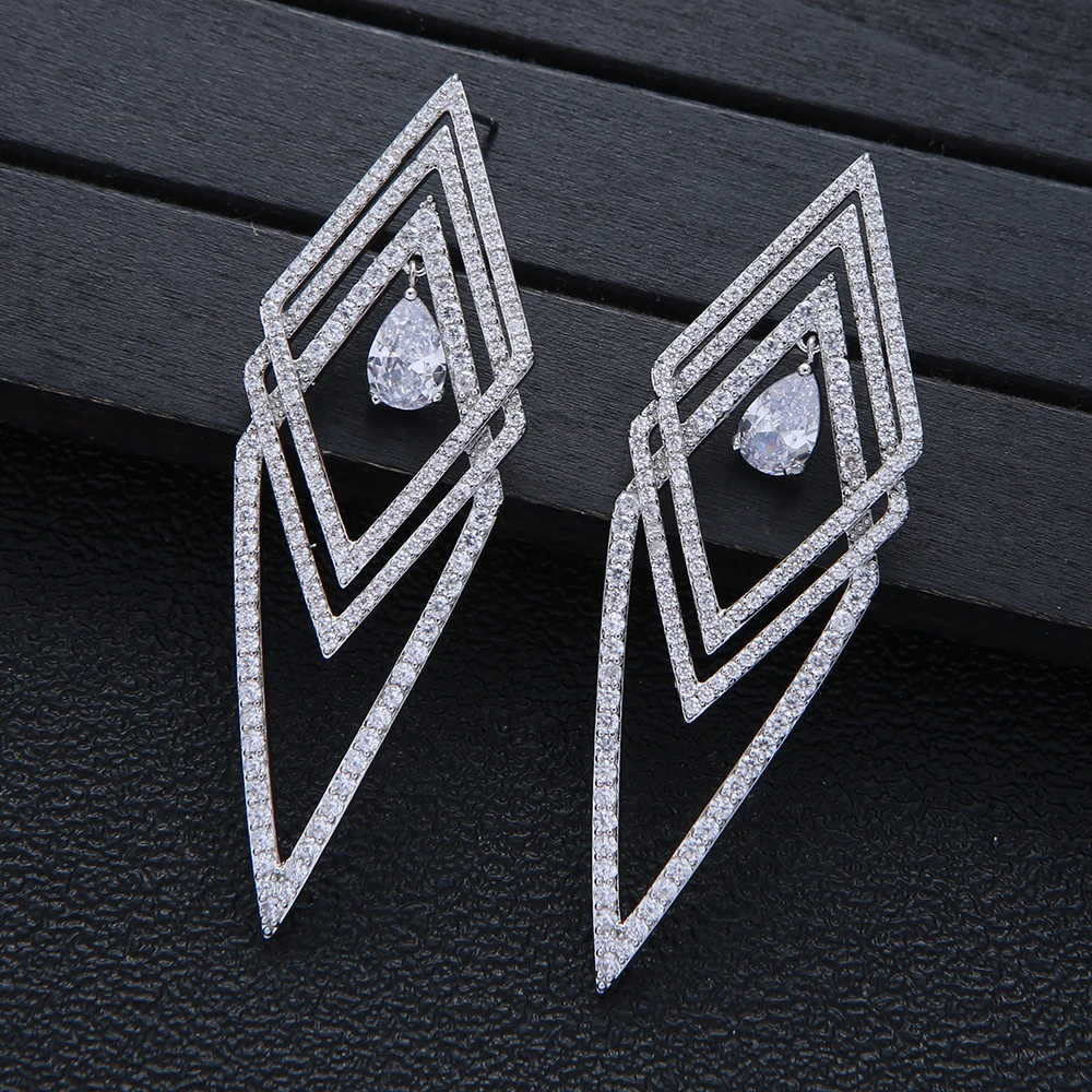 76MM Luxury Water Drop Pear Cut Cubic Zirconia Anniversary Dress Party Bridal Earrings Dubai Women Drop Earrings E10367
76MM Luxury Water Drop Pear Cut Cubic Zirconia Anniversary Dress Party Bridal Earrings Dubai Women Drop Earrings E10367