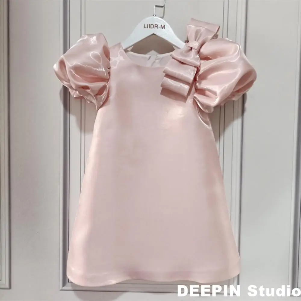 Girls Satin Princess Dresses 2024 New Children's Girls Pink Puff Sleeve Dresses Piano Costume Bow Party Dress Pure Satin Dresses
Girls Satin Princess Dresses 2024 New Children's Girls Pink Puff Sleeve Dresses Piano Costume Bow Party Dress Pure Satin Dresses