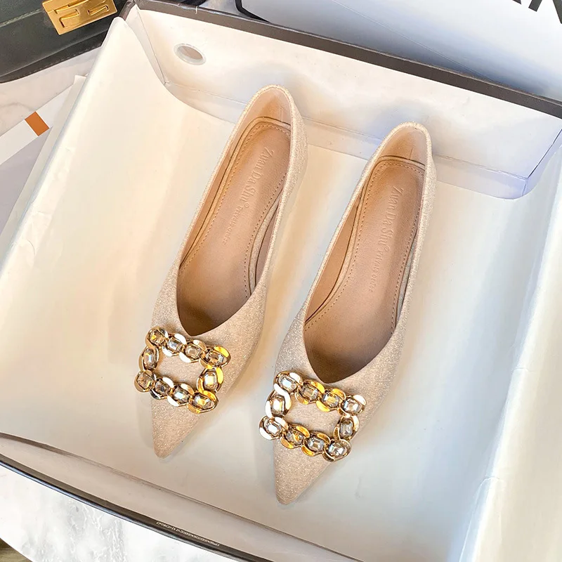 Женские кроссовки с острым носком, повседневная обувь с пряжкой со стразами, универсальные, большие размеры
Женские кроссовки с острым носком, повседневная обувь с пряжкой со стразами, универсальные, большие размеры