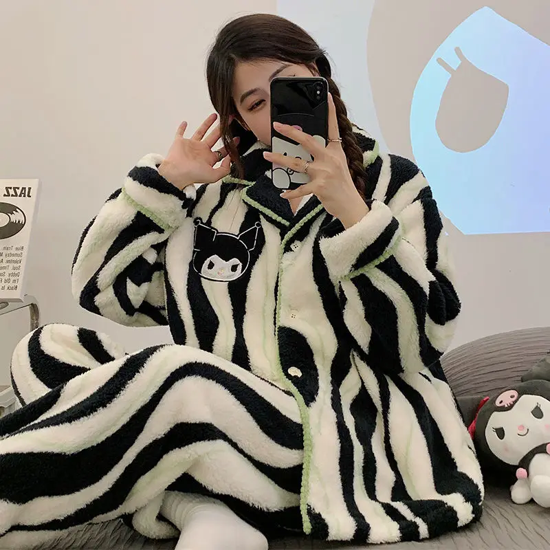 New Kuromi Coral Fleece Pajamas Woman Sanrio Kawaii Pochacco Anime Cartoon Autumn Winter Student Plush Warm Loungewear Set Gift
New Kuromi Coral Fleece Pajamas Woman Sanrio Kawaii Pochacco Anime Cartoon Autumn Winter Student Plush Warm Loungewear Set Gift