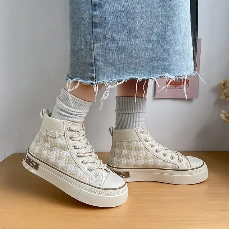 Кеды женские с высоким верхом, повседневные Простые холщовые туфли в клетку, с круглым носком, весна-осень 2023
Кеды женские с высоким верхом, повседневные Простые холщовые туфли в клетку, с круглым носком, весна-осень 2023