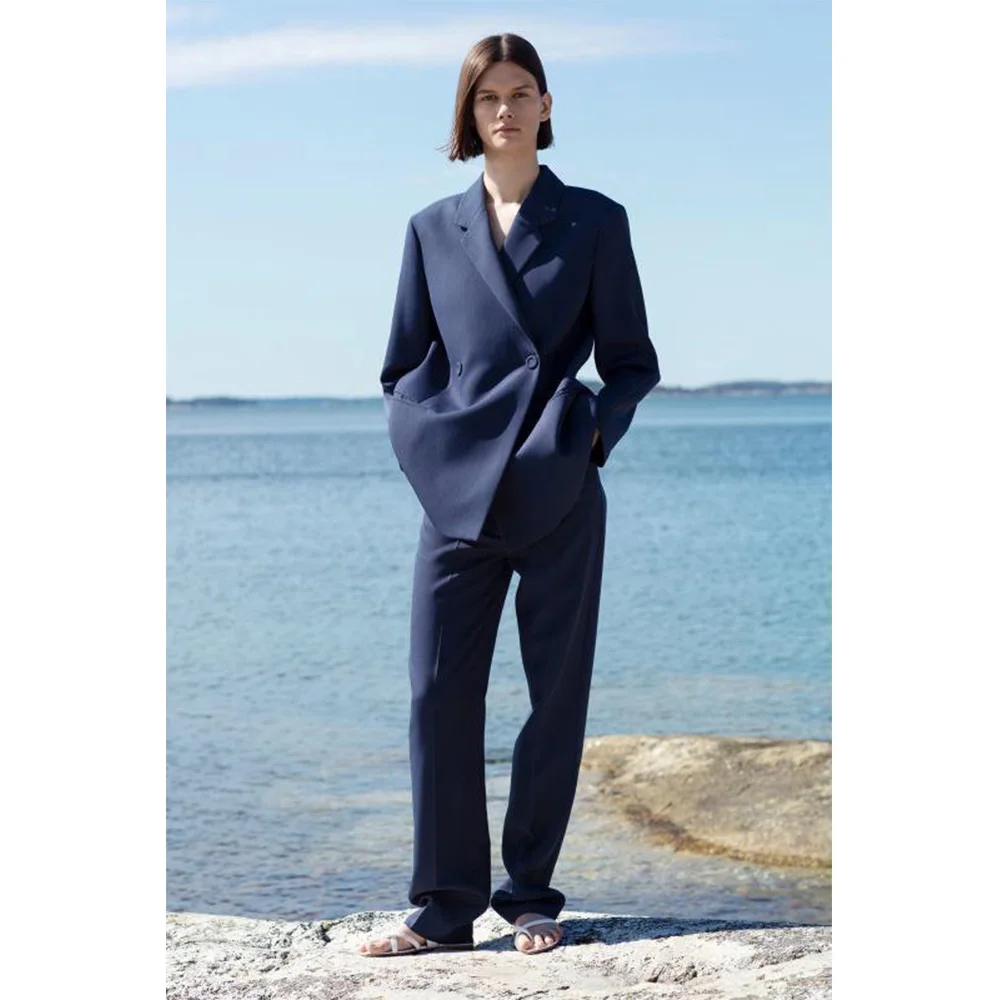 2023 new simple casual versatile thin professional suit loose fashion contour double-breasted suit jacket female
2023 new simple casual versatile thin professional suit loose fashion contour double-breasted suit jacket female