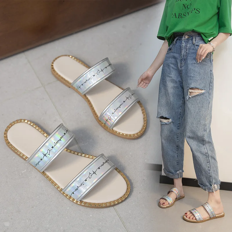 Тапки женские на плоской подошве, сланцы, мягкая пляжная обувь, тапки из экокожи, повседневные римские тапки-клоги, большие размеры, 2024 
Тапки женские на плоской подошве, сланцы, мягкая пляжная обувь, тапки из экокожи, повседневные римские тапки-клоги, большие размеры, 2024