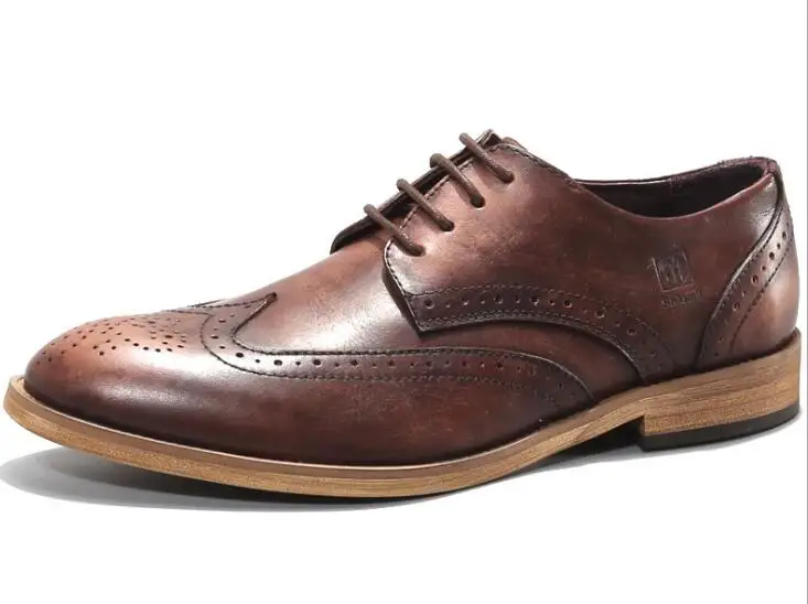 Winter Lace up carved shoes for men Genuine Leather Men's shoes England style brogue shoes Handmade casual shoes
Winter Lace up carved shoes for men Genuine Leather Men's shoes England style brogue shoes Handmade casual shoes