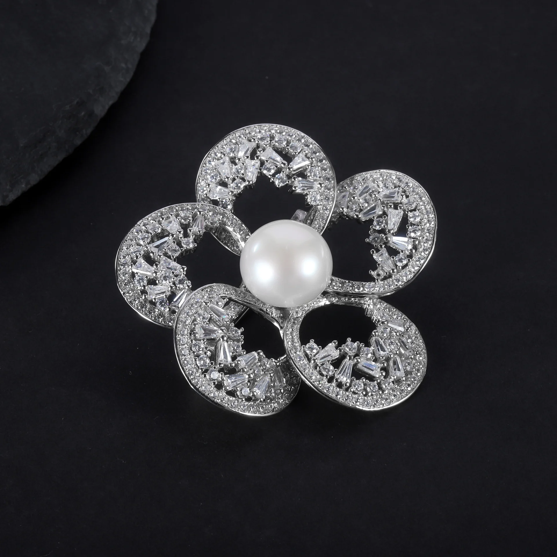 real brand genuine jewels New 13mm Natural Freshwater Pearl Flower Design Luxury Premium S925 Sterling Silver brooch high qualit
real brand genuine jewels New 13mm Natural Freshwater Pearl Flower Design Luxury Premium S925 Sterling Silver brooch high qualit