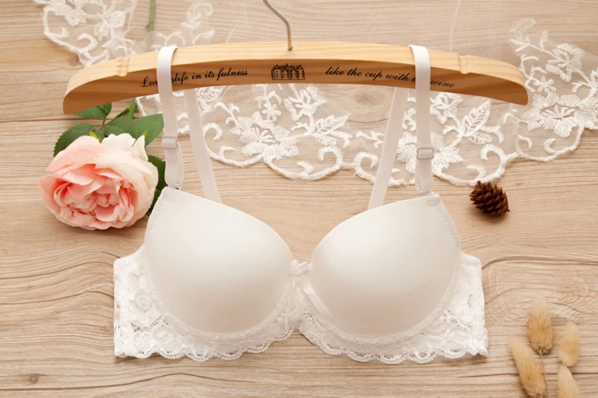 Bra for Teenage Girl Lolita Style Pink Push Up Bras Floral Lace Underwear Cute Sweet Bralette with Underwire Gathered Brasieres 
Bra for Teenage Girl Lolita Style Pink Push Up Bras Floral Lace Underwear Cute Sweet Bralette with Underwire Gathered Brasieres