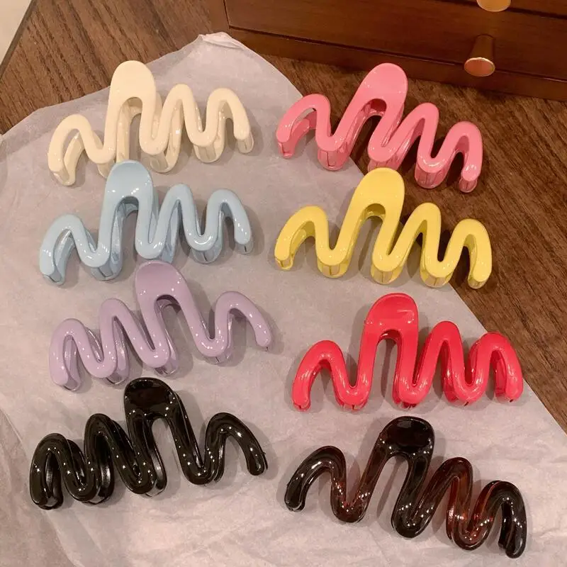 Sweet Matte Wavy Hair Claw Solid Color Shark Clip Grab Hairpin Elegant Plastic Geometric Hair Clips Girl Women Hair Accessories
Sweet Matte Wavy Hair Claw Solid Color Shark Clip Grab Hairpin Elegant Plastic Geometric Hair Clips Girl Women Hair Accessories