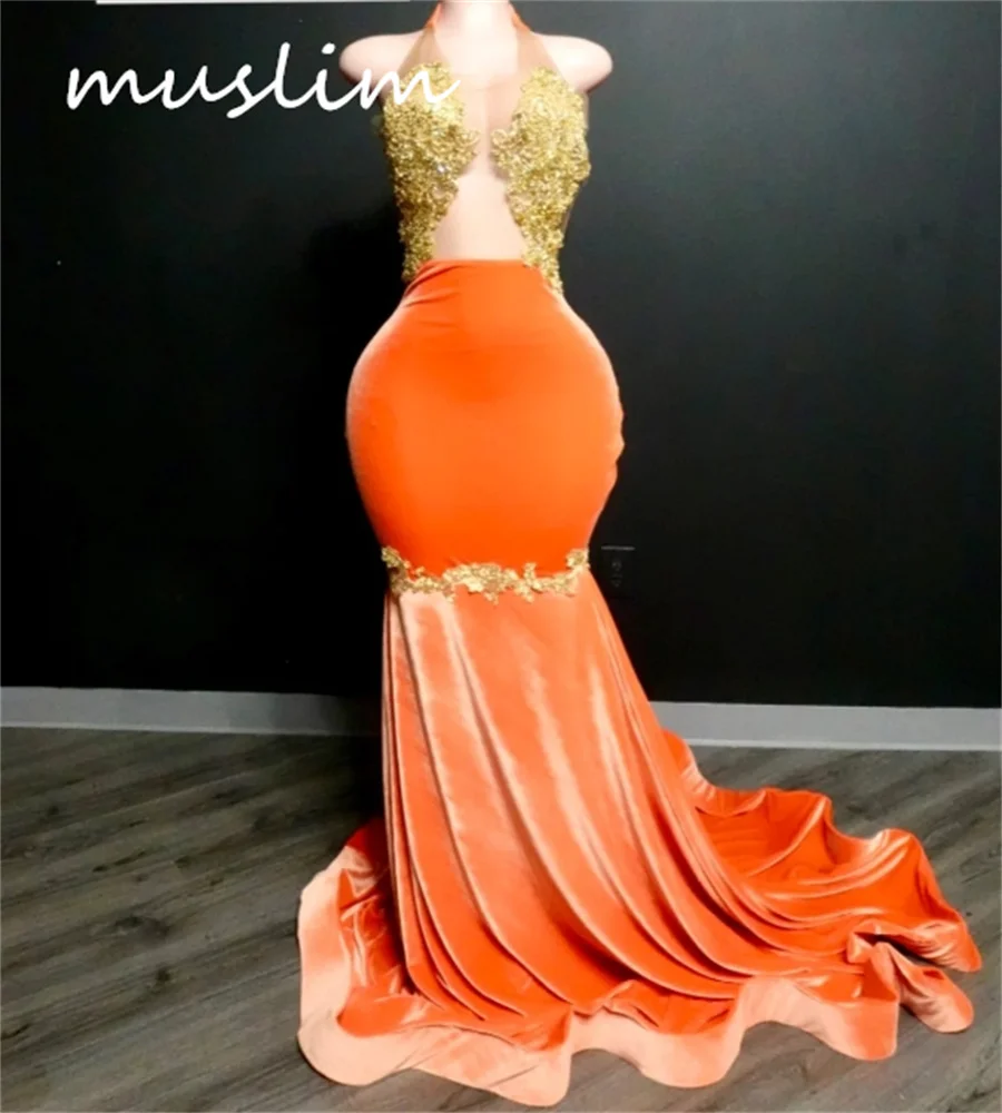 Sexy Orange Mermaid Evening Dress Halter Gold Lace Backless Prom Dresses For Black Women Velvet Formal Dress Charming Party Gown
Sexy Orange Mermaid Evening Dress Halter Gold Lace Backless Prom Dresses For Black Women Velvet Formal Dress Charming Party Gown