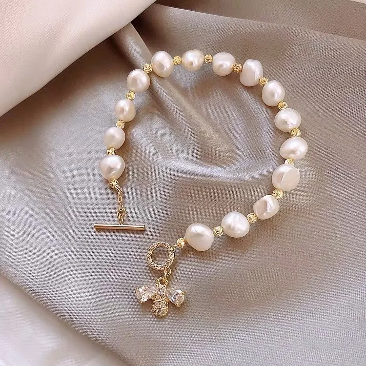 European and American Freshwater Pearl Zircon Bee Bracelet Fashion Personality All-Match Jewelry Women
European and American Freshwater Pearl Zircon Bee Bracelet Fashion Personality All-Match Jewelry Women