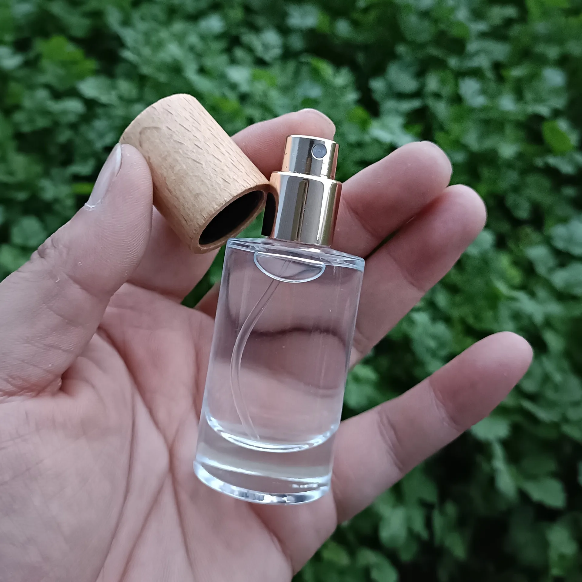 Clear Glass Bottle High End Perfume Bottle Travel Perfume Bottle Screw Top Bottle Small Capacity Perfume Wooden Bottle Cap
Clear Glass Bottle High End Perfume Bottle Travel Perfume Bottle Screw Top Bottle Small Capacity Perfume Wooden Bottle Cap