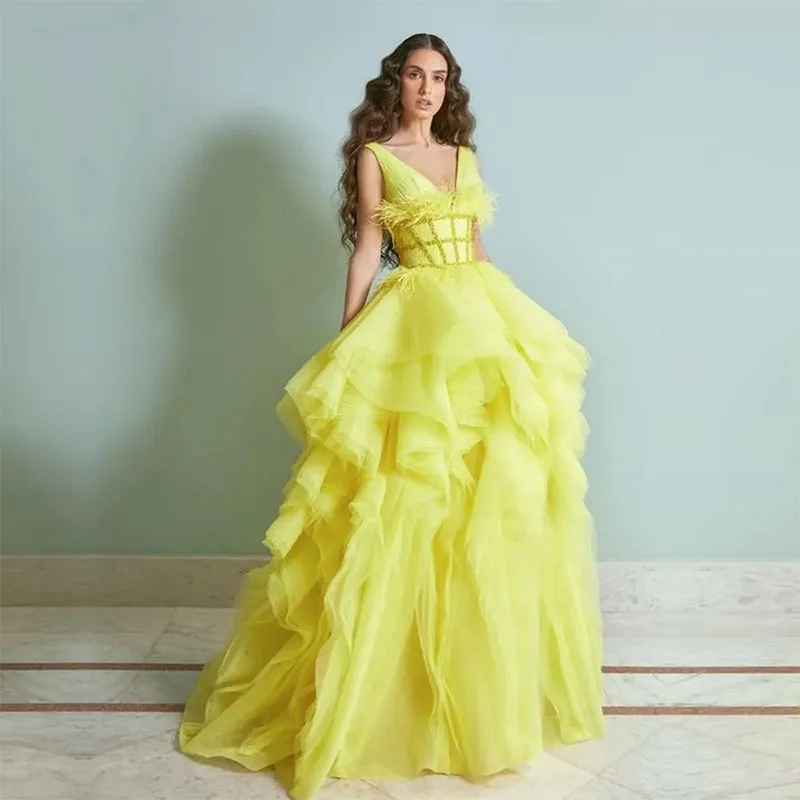 

Stunning Yellow Ruffles Tiered Evening Dresses Beaded Feather Prom Gown V Neck Layered Tulle Dresses for Special Events