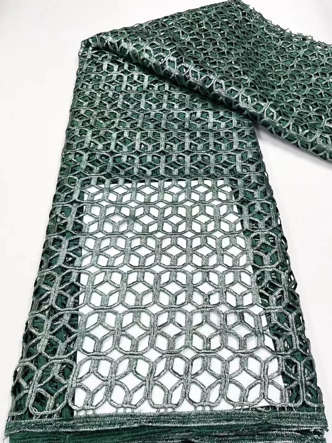 Latest Royal African Lace Fabric 2023 High Quality Colorful Water Soluble Nigeria Lace Fabric For Material Sew
Latest Royal African Lace Fabric 2023 High Quality Colorful Water Soluble Nigeria Lace Fabric For Material Sew