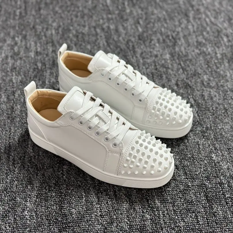 Men's Shoes Designer Luxury Men's Women's Low-top Cl Red Bottom Flash Powder Silver Rivets Black Sequin Leather Large Size Coup
Men's Shoes Designer Luxury Men's Women's Low-top Cl Red Bottom Flash Powder Silver Rivets Black Sequin Leather Large Size Coup