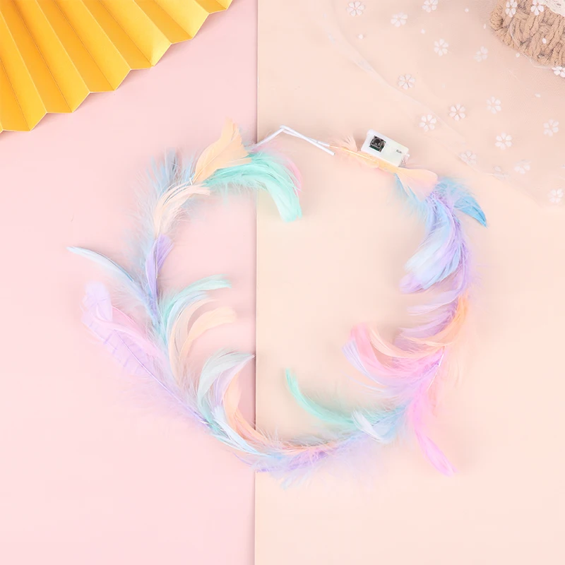 1Pc LED Feather Wreath Crown Headband Light-Up Angel Halo Headband Luminous Headdress For Women Wedding Xmas Party Gift
1Pc LED Feather Wreath Crown Headband Light-Up Angel Halo Headband Luminous Headdress For Women Wedding Xmas Party Gift