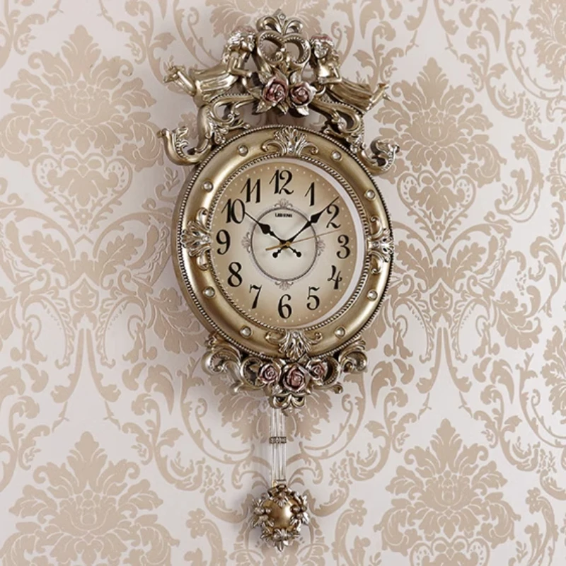 European Style Wall Clock Luxury Vintage Swingable Wall Watch Retro Mute Wall Ornament Sofa Background Home Decoration 20inch
European Style Wall Clock Luxury Vintage Swingable Wall Watch Retro Mute Wall Ornament Sofa Background Home Decoration 20inch