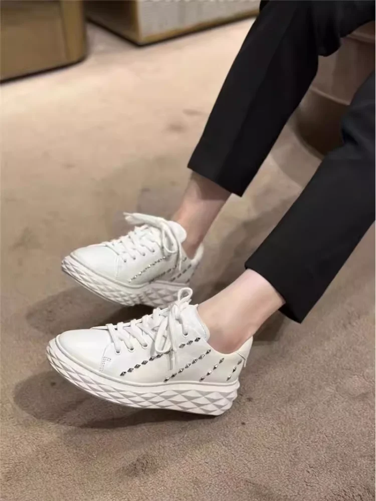 Crystal Patchwork Real Leather Sneakers Lady Trend Comfort Thick Sole Board Shoes Fashion Rivet Lace-Up Casual Small White Shoes
Crystal Patchwork Real Leather Sneakers Lady Trend Comfort Thick Sole Board Shoes Fashion Rivet Lace-Up Casual Small White Shoes