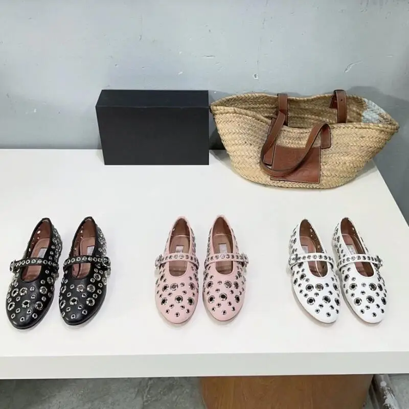 

2024 Fashion Mary Jane Flat Shoes Women Metal Rivet Ballet Footwear Ladies Punk Style Hollow Out Round Toe Summer Moccasins Shoe