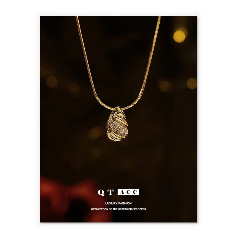 Brass plated with 18K real gold, minimalist and niche inset style zircon inlaid pendant, irregular necklace necklace,
Brass plated with 18K real gold, minimalist and niche inset style zircon inlaid pendant, irregular necklace necklace,