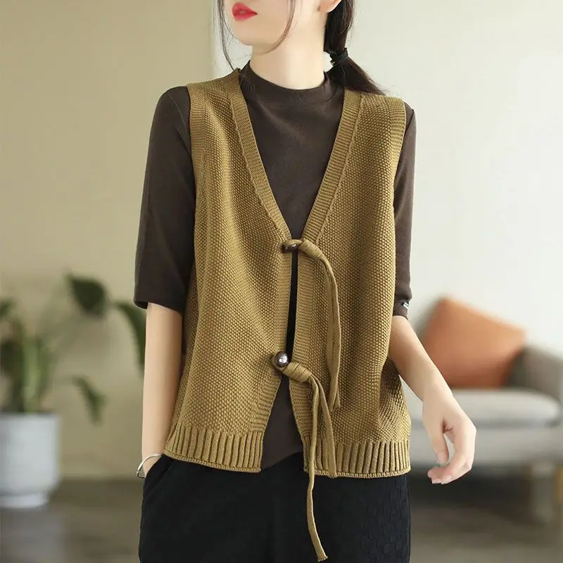 Vintage Style Vest Sweater Jacket Women's 2023 New Knitted Cardigan Loose Casual Top
Vintage Style Vest Sweater Jacket Women's 2023 New Knitted Cardigan Loose Casual Top