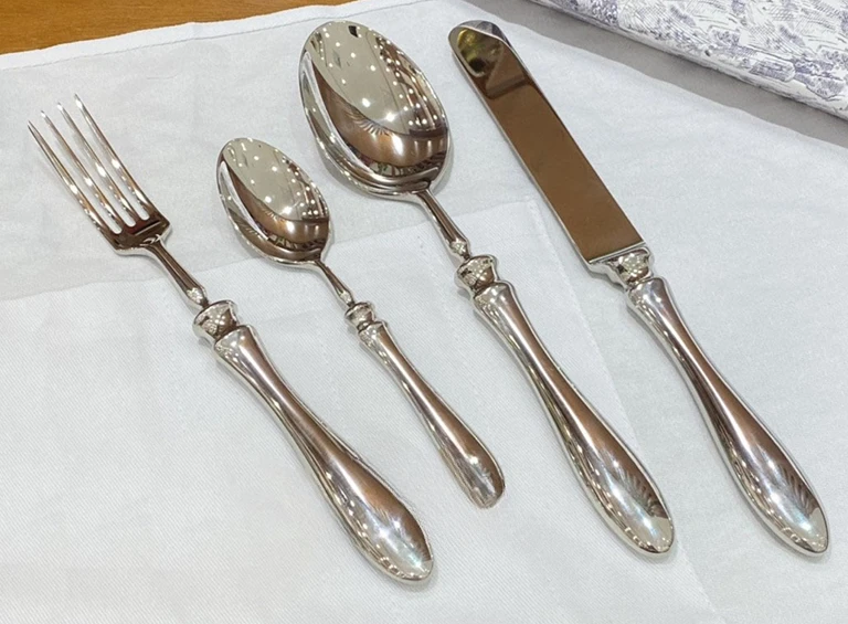 Tableware high quality stainless steel fork Western food steak knife European Western food spoon luxury knife D
Tableware high quality stainless steel fork Western food steak knife European Western food spoon luxury knife D