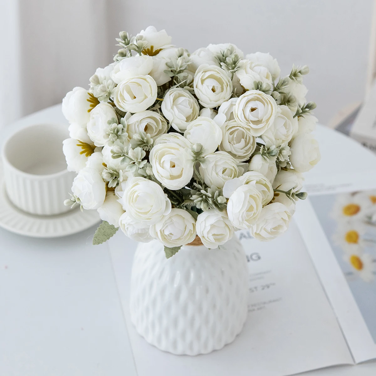 7 forks 18 heads Artificial Flowers Silk Tea Bud for Home Windowsill Bonsai Christmas Wreath Wedding Decoration high quality
7 forks 18 heads Artificial Flowers Silk Tea Bud for Home Windowsill Bonsai Christmas Wreath Wedding Decoration high quality