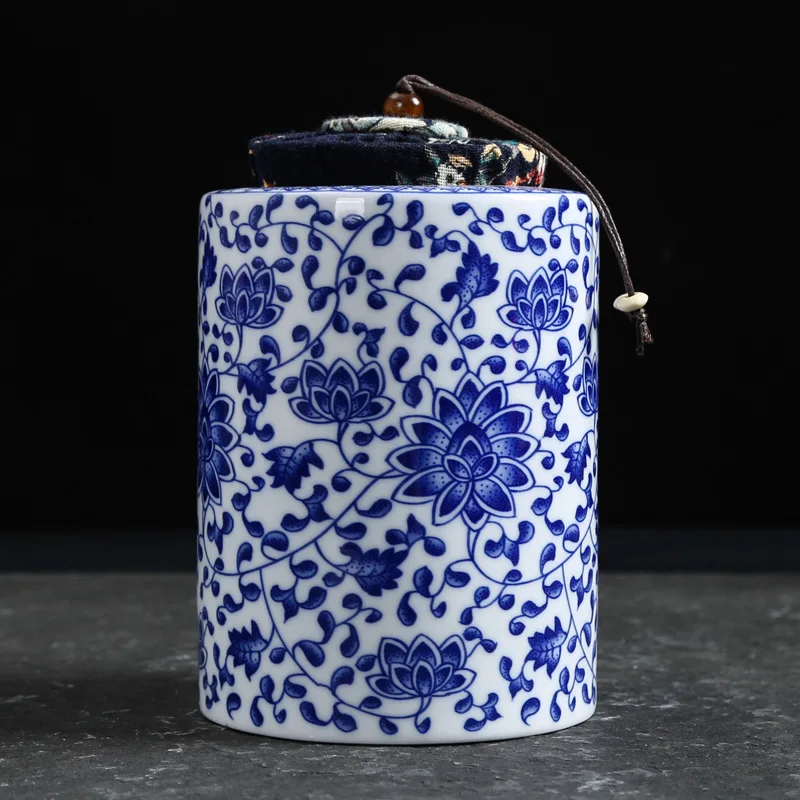 

Blue and White Porcelain Tea Pot Painted Ceramic Jewelry Cosmetics Candy Sealed Jar Home Coffee Bean Storage Container Nowadays