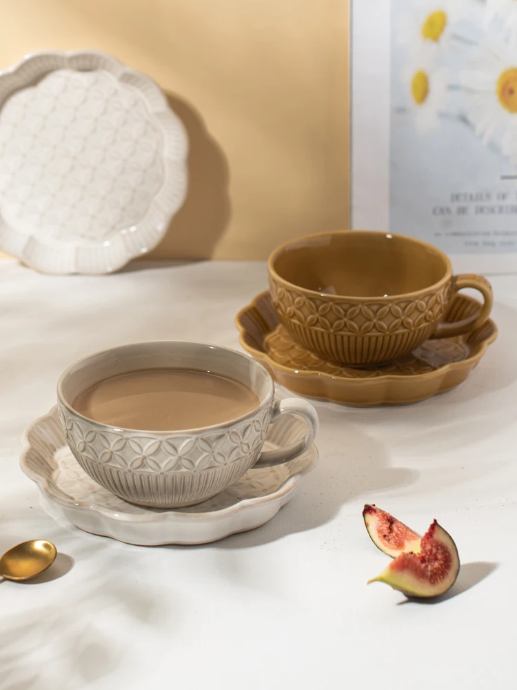 High Appearance Level Coffee Cup Saucer Set Home Vintage Ceramic Cup Exquisite Afternoon Tea Latte Cup
High Appearance Level Coffee Cup Saucer Set Home Vintage Ceramic Cup Exquisite Afternoon Tea Latte Cup