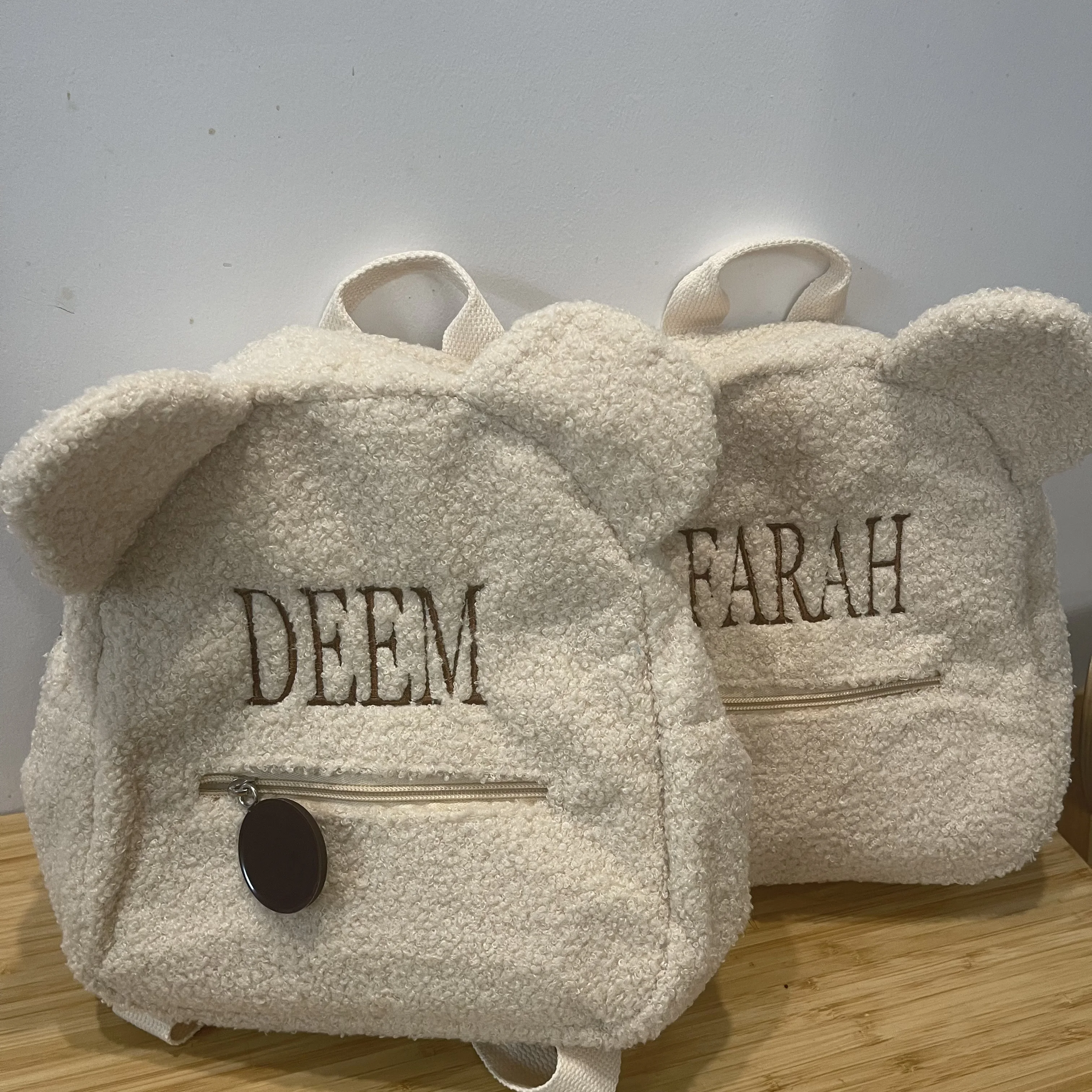 Personalized Name Bear Ear Backpack Customized Embroidered Kid's Name Kindergarten Book Bags Custom Outdoor Plush Snack Backpack
Personalized Name Bear Ear Backpack Customized Embroidered Kid's Name Kindergarten Book Bags Custom Outdoor Plush Snack Backpack