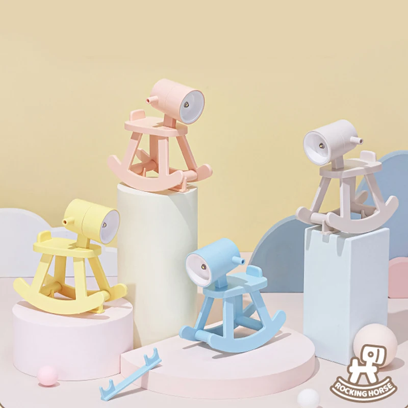 Creative Rocking Horse Small LED Night Light Mini Desk Lamp Kawaii Table Atmosphere Lamp Cute Phone Holder Room Decoration
Creative Rocking Horse Small LED Night Light Mini Desk Lamp Kawaii Table Atmosphere Lamp Cute Phone Holder Room Decoration