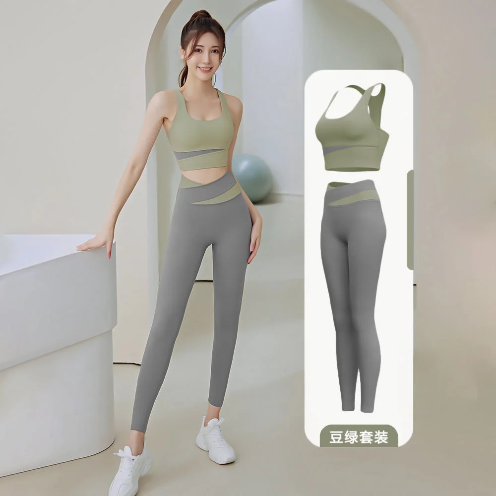 Multi-panel Contrast Color Women's Shockproof Quick-drying Fitness Suit Running Sports Tight-fitting Hip Lifting Nude Yoga Suit
Multi-panel Contrast Color Women's Shockproof Quick-drying Fitness Suit Running Sports Tight-fitting Hip Lifting Nude Yoga Suit