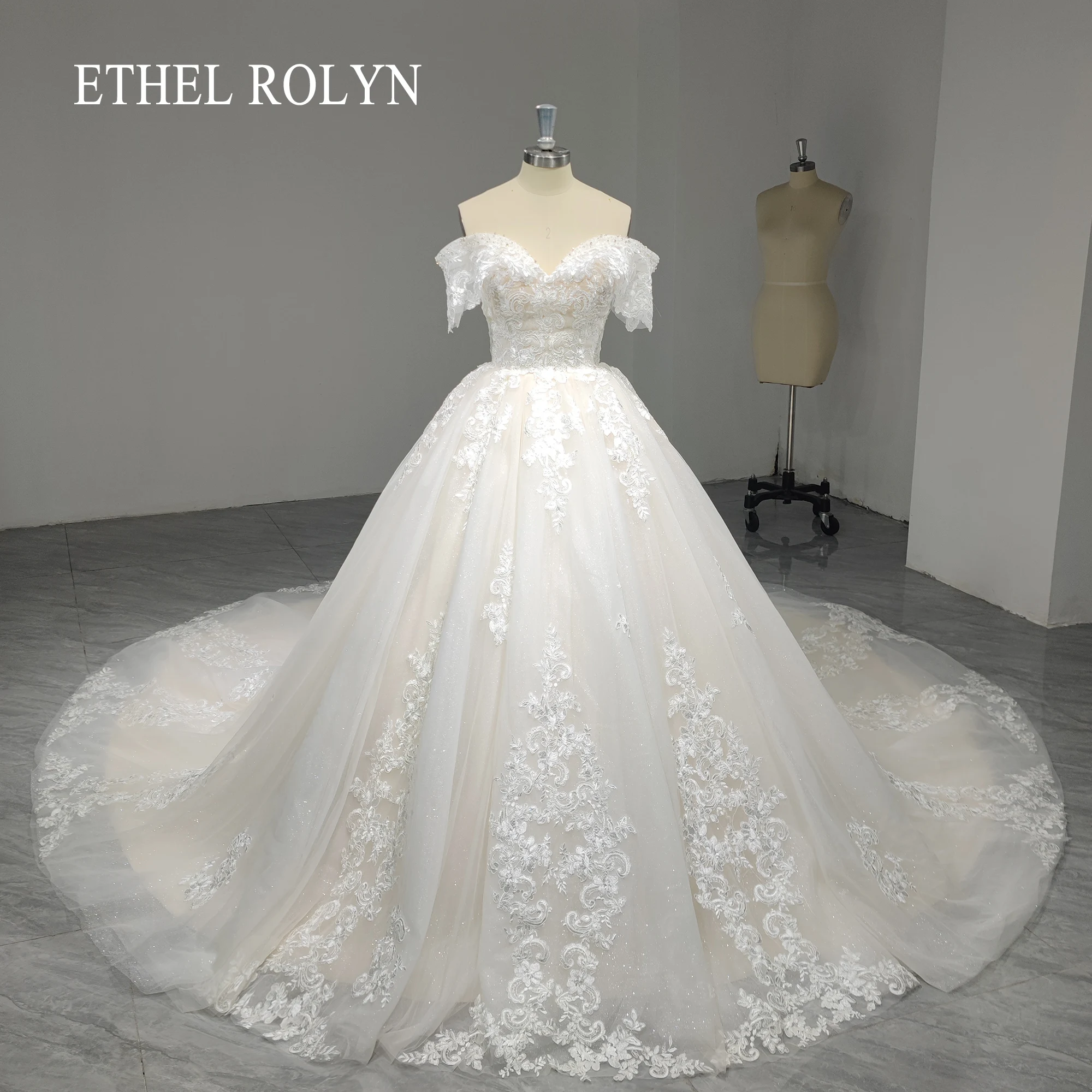 Женское свадебное платье ETHEL ROLYN, бальное платье с рукавами-крылышками и кристаллами цвета шампанского, Индивидуальный размер, 2024
Женское свадебное платье ETHEL ROLYN, бальное платье с рукавами-крылышками и кристаллами цвета шампанского, Индивидуальный размер, 2024