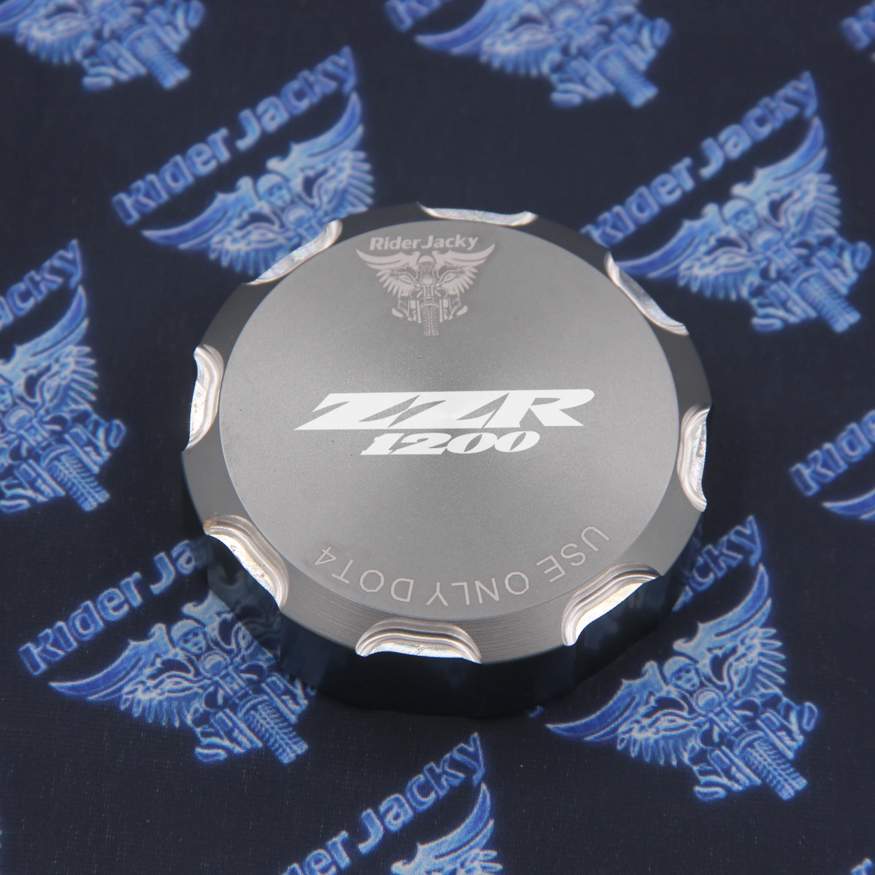 Крышка для заднего тормозного жидкости мотоцикла для Kawasaki ZZR 1200 ZZR1200 (2002 2003 2004 2005 Крышка Резервуара главного цилиндра
Крышка для заднего тормозного жидкости мотоцикла для Kawasaki ZZR 1200 ZZR1200 (2002 2003 2004 2005 Крышка Резервуара главного цилиндра