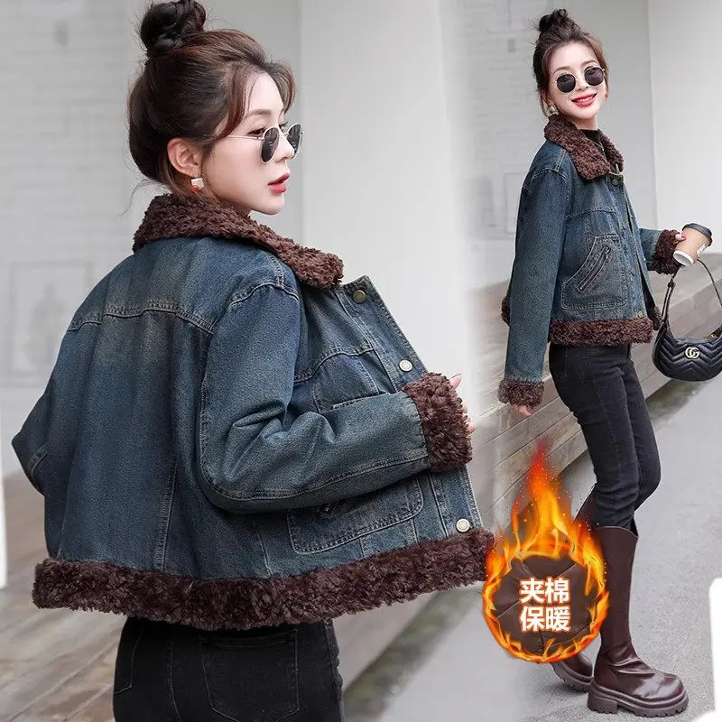 Облегающее зимнее джинсовое пальто для женщин, новинка 2023, дизайн с воротником из ягненка, короткая джинсовая куртка с хлопковой подкладкой и меховой отделкой, Chaqueta Z3808 
Облегающее зимнее джинсовое пальто для женщин, новинка 2023, дизайн с воротником из ягненка, короткая джинсовая куртка с хлопковой подкладкой и меховой отделкой, Chaqueta Z3808
