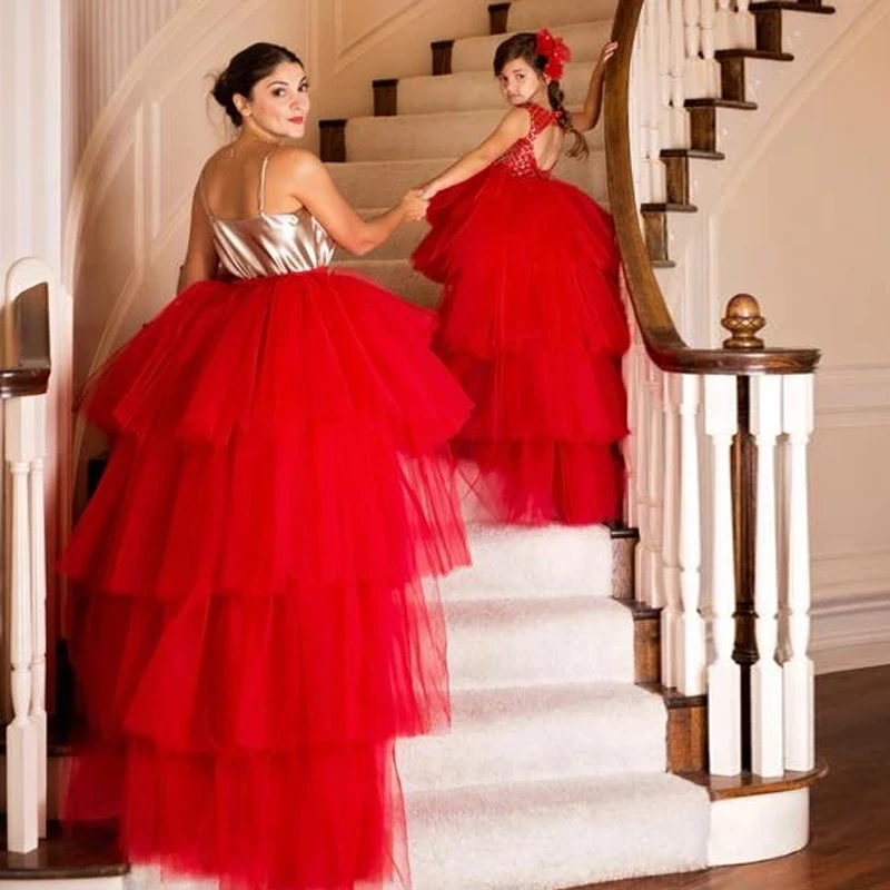 Cute Red Mother Daughter Gowns For Bithday Family Matching Outfits Princess Baby and Mom Dresses Custom Made
Cute Red Mother Daughter Gowns For Bithday Family Matching Outfits Princess Baby and Mom Dresses Custom Made